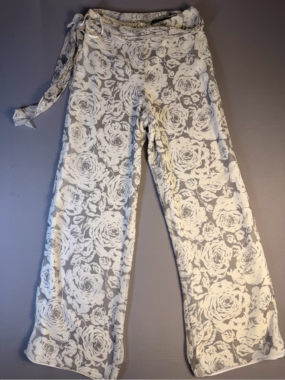Linda Allard Ellen Tracy Size 2 100% Silk Pants Vintage Grey and White Floral